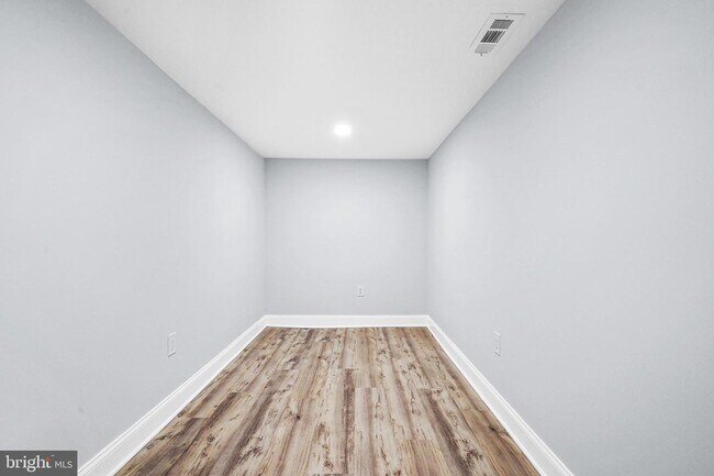 Building Photo - 2615 Lauretta Ave