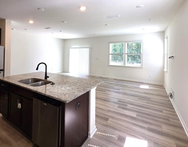 Building Photo - 114 Malbec Dr