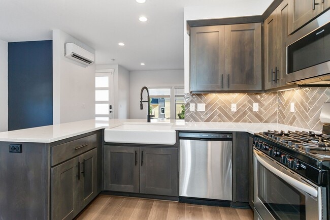 Building Photo - 2022 - Plenty of upgrades !  Access to Pool + Amenities. AC on Main, Walking trails, Nice End uni...
