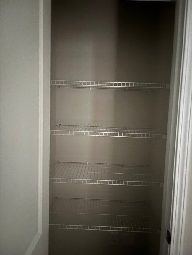 Building Photo - 1057 Field Strip Rd