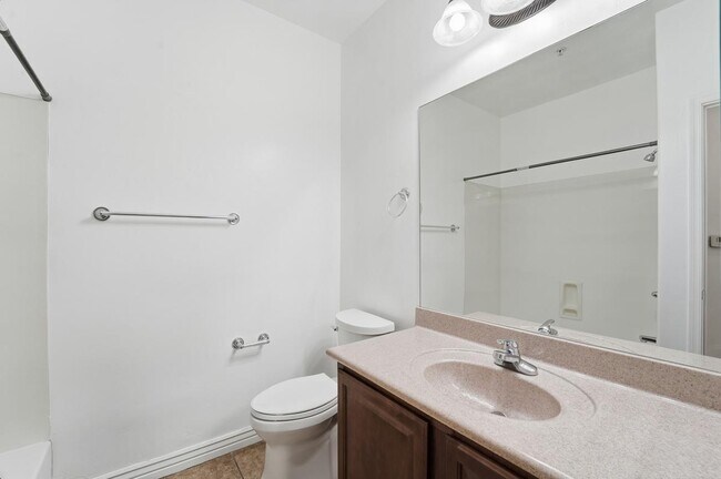 Building Photo - 5450 E Deer Valley Dr