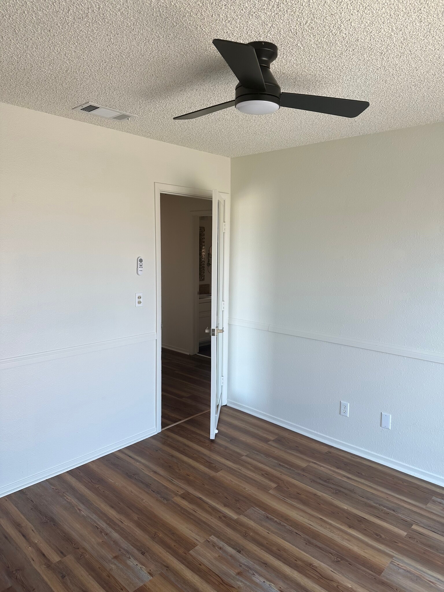 Building Photo - 8140 Spur Ct