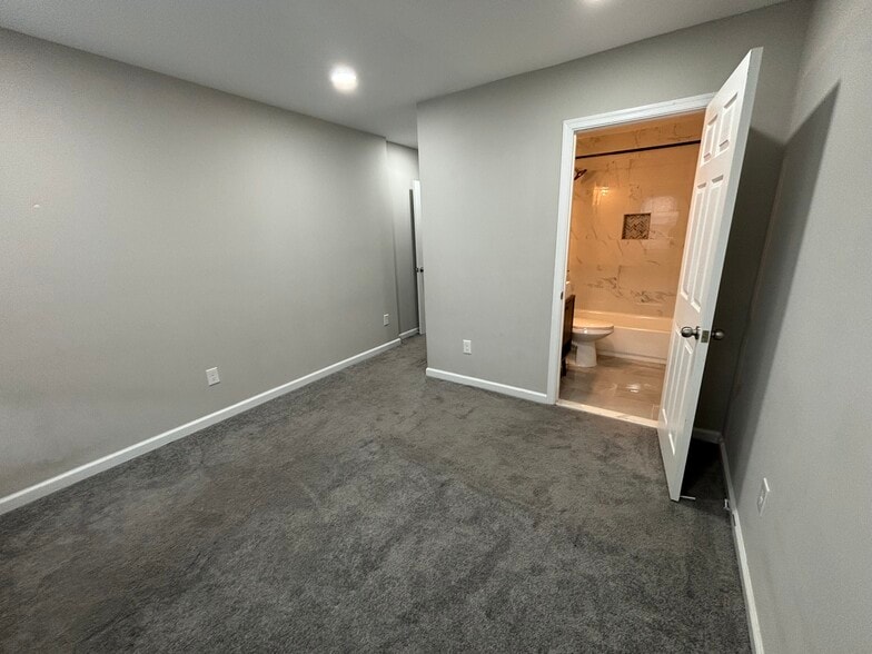 Building Photo - 640 Melvin Dr