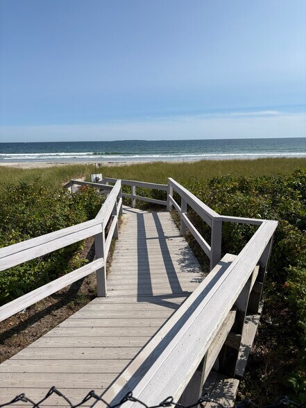 Walkway to Beach - 219 E Grand Ave