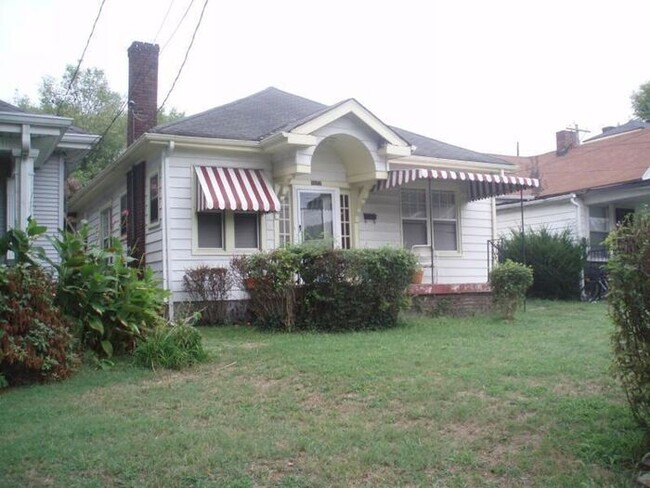 Primary Photo - Remodeled 3 bedroom 2 bath cottage style home