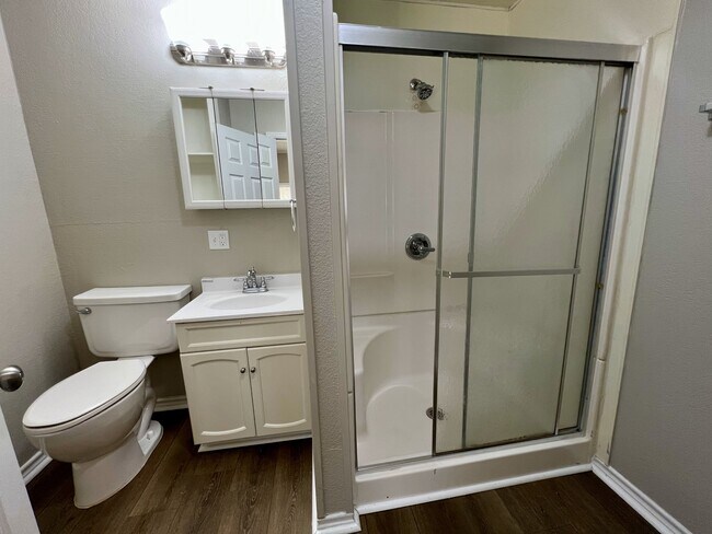 Building Photo - 3225 Knox St