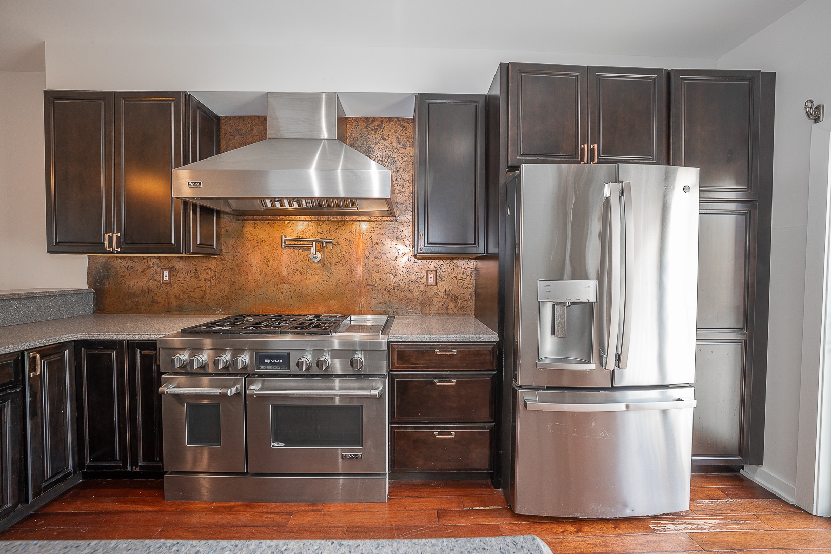 Building Photo - 601 Poplar St