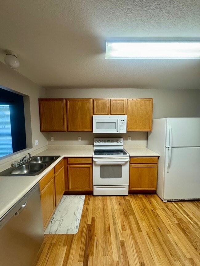 Building Photo - 3 Bedroom Home in Peyton