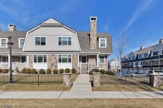 Building Photo - 1B Foley Pl