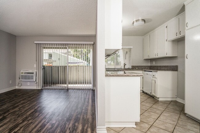 Building Photo - San Dimas The Villas