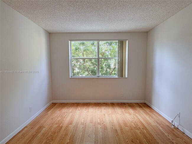 Building Photo - 9055 Wiles Rd