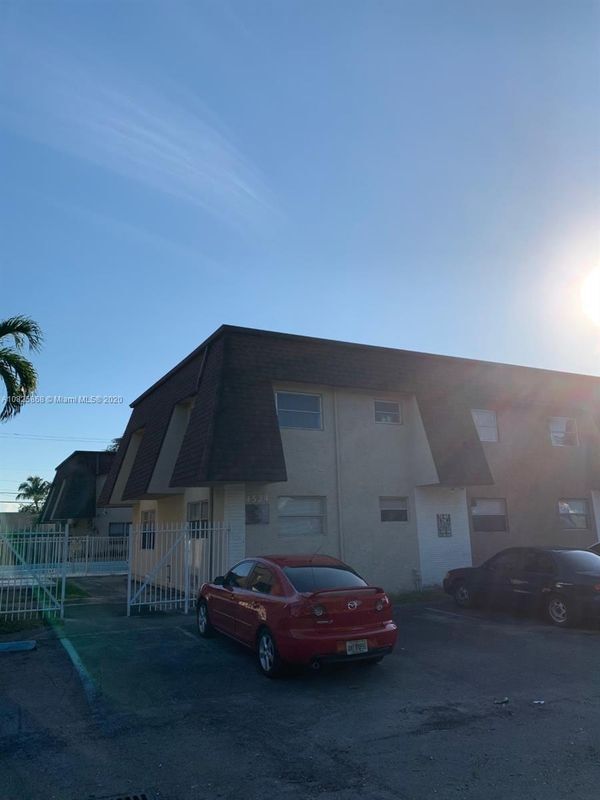 Building Photo - 4524 SW 54th St