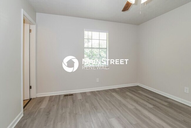 Building Photo - 3 Bedroom Pet-Friendly Home in SEYMOUR, TN...