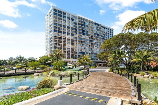 Building Photo - 1810 Avenida Del Mundo