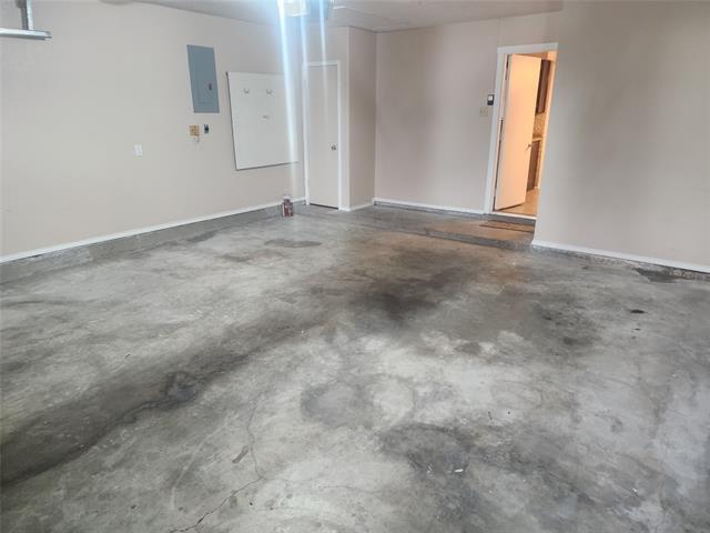 Building Photo - 4302 N Chisholm Trail