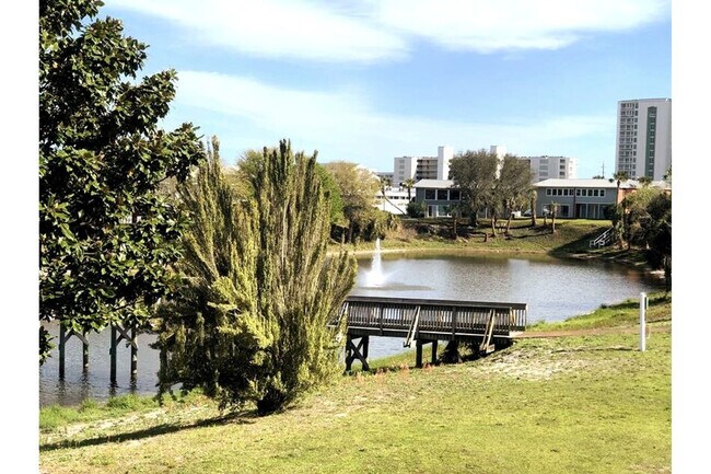 Building Photo - 4000 Gulf Terrace Dr