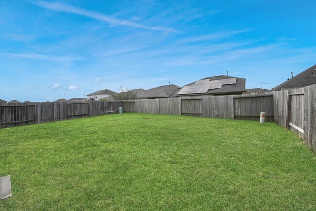 Building Photo - 25827 Kinship Ct