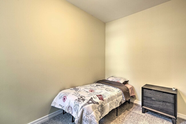 Building Photo - 1621 St. Paul St