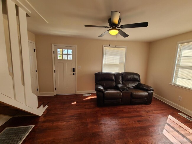 Building Photo - 100 Bleckley Ave
