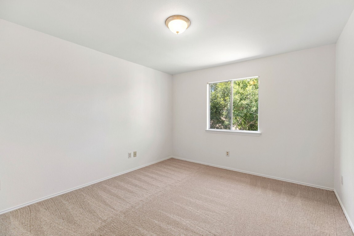 Building Photo - 1202 Green Terrace Dr