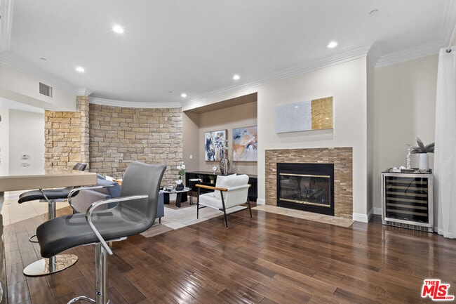 Building Photo - 4848 Wilshire Blvd