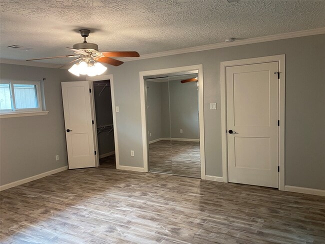 Building Photo - 9614 Greenwillow Dr