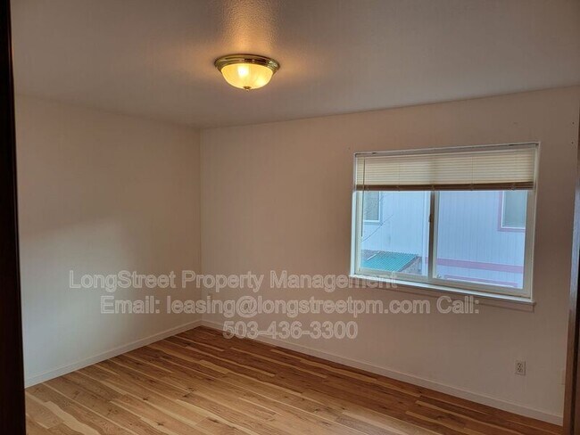 Building Photo - 3121 NE Flintlock Pl