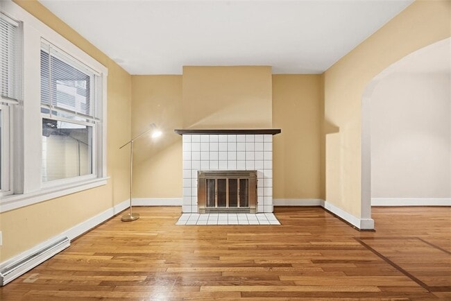 Building Photo - 436 44th St