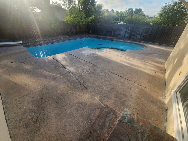 Building Photo - 5274 Heritage Dr