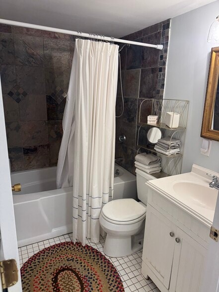 Building Photo - 3 Sylvan Cir