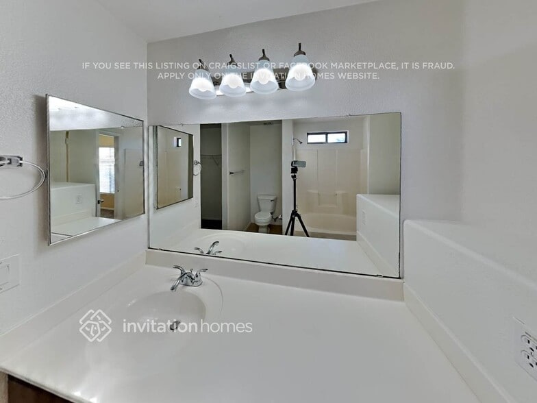 Building Photo - 13043 W Via Camille