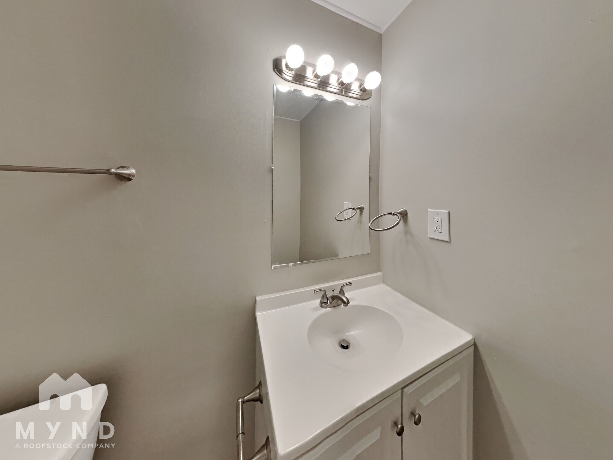 Building Photo - 129 Poplar Pointe Terrace