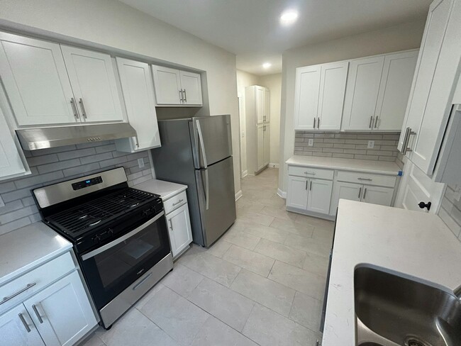 Primary Photo - 3204 N Humboldt Blvd