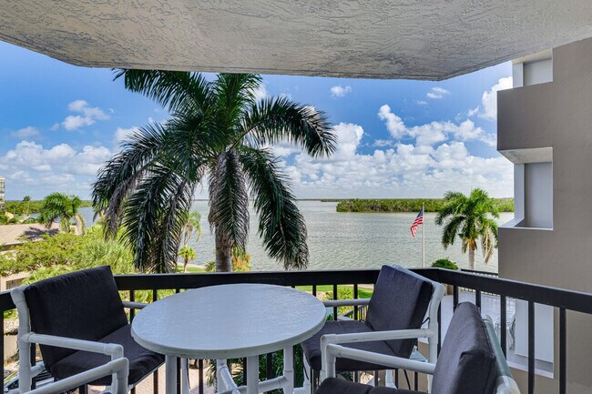 Building Photo - 4263 Bay Beach Ln