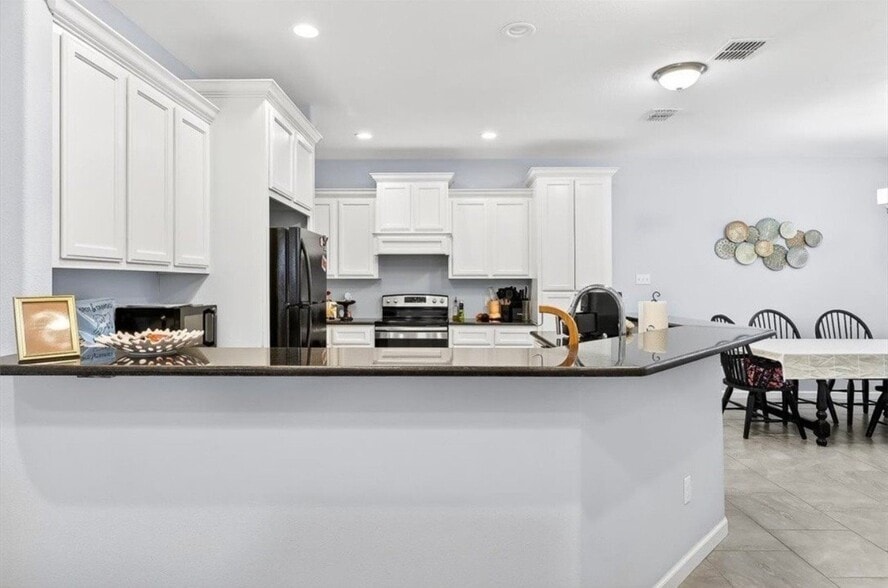 Building Photo - 6402 Williams Dr