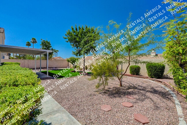 Building Photo - 832 Seco Verde Ave