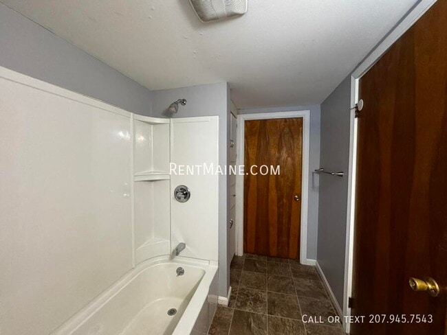 Building Photo - 6 Summer St