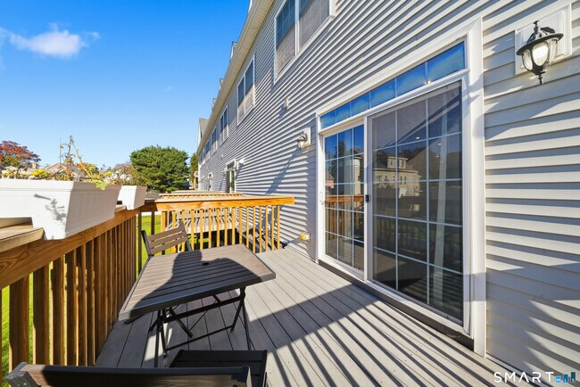 Building Photo - 145 Brentwood Ave