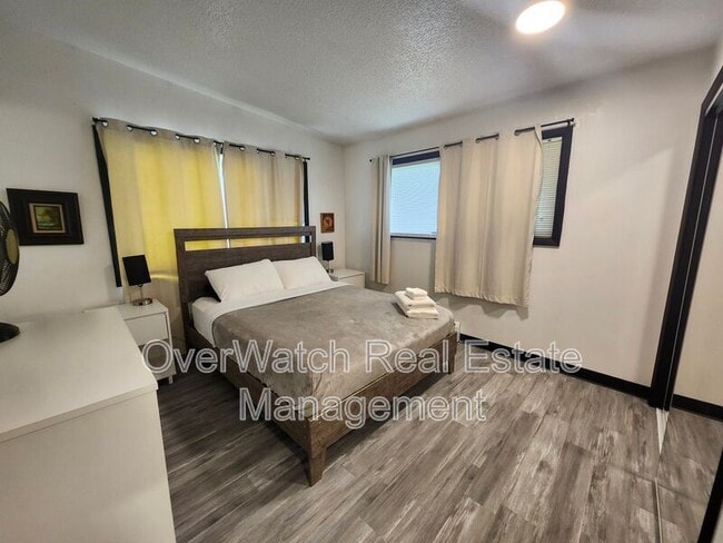 Building Photo - 3105 W 33rd Ave