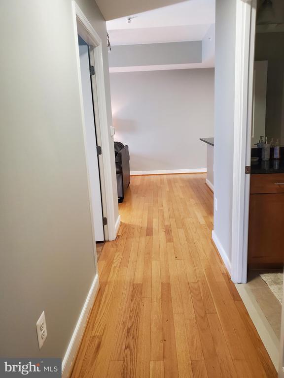 Building Photo - 155 Potomac Passage