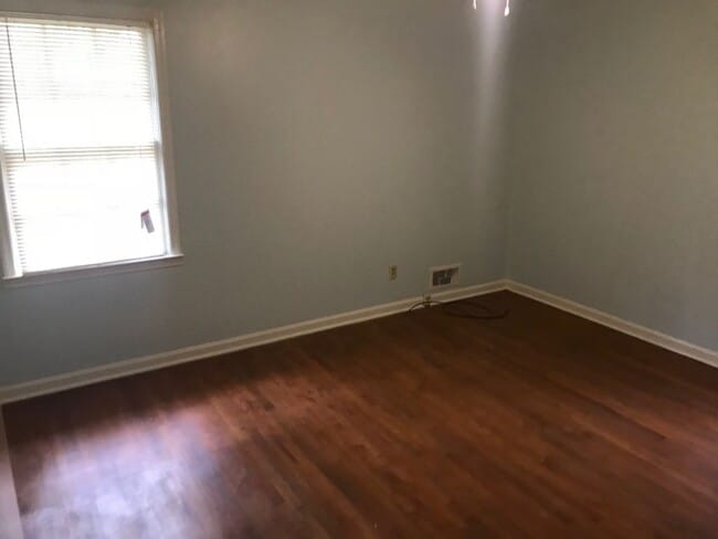 Building Photo - Riverdale Duplex Available July 2024