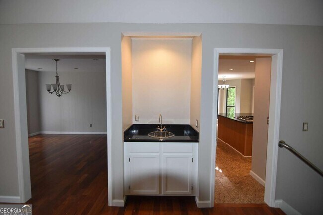 Building Photo - 3765 Cochran Lake Rd