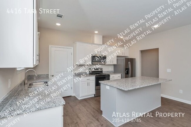 Building Photo - 4416 Tari St