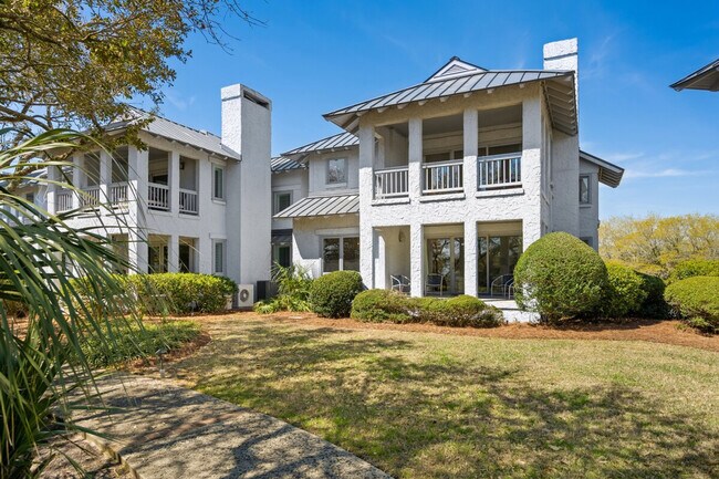 Building Photo - 1 Pioneer Loop