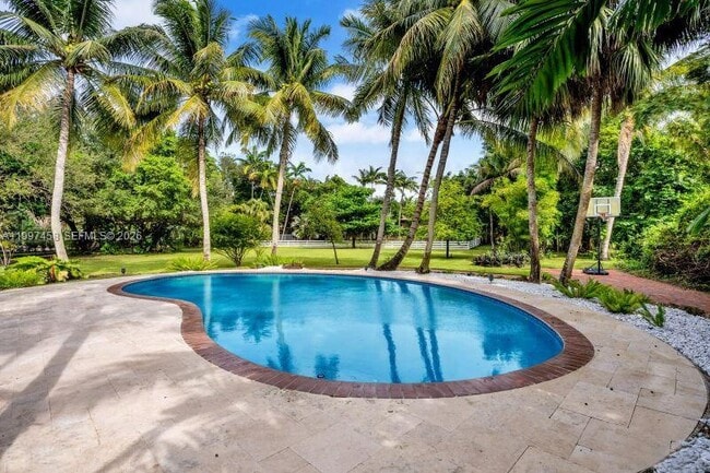 Building Photo - 7405 SW 79th Ct