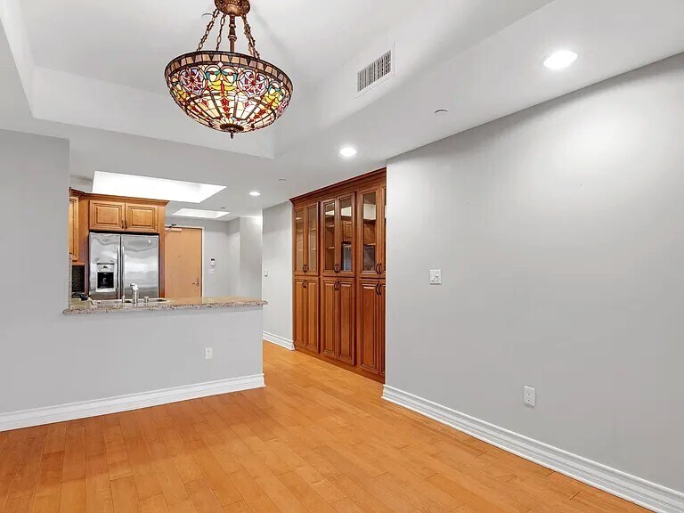 Building Photo - 1530 S Centinela Ave