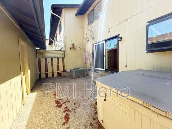 Building Photo - 1555 Foster Dr