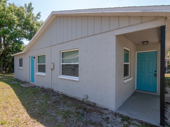 Building Photo - Stunning Fully Renovated 3BR/2BA Unit | Move-In Ready