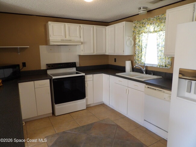 Building Photo - 6318 Hudson Rd