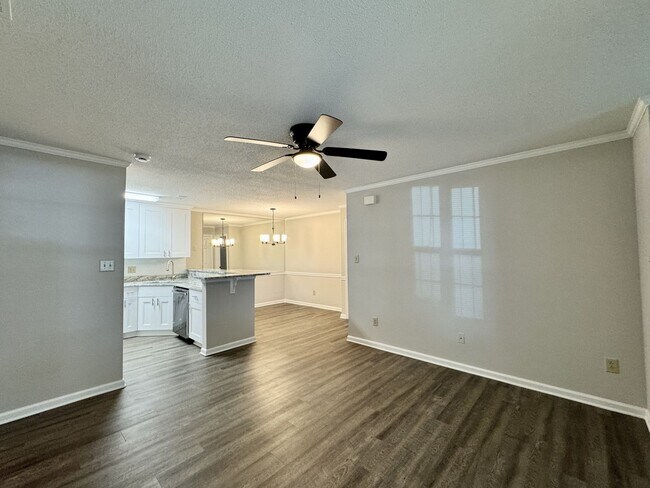 Building Photo - Updated 1st Floor/1-Level Condo Available ...